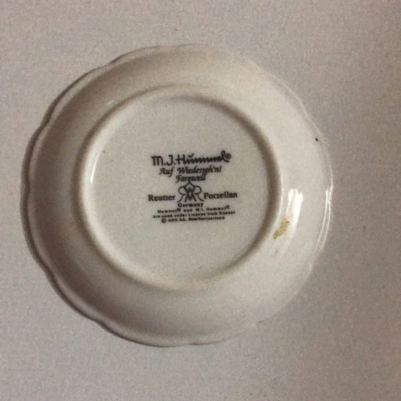M J Hummel miniature plate set of two - Picture 6 of 7